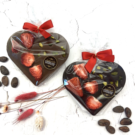 Herztafel mit getrockneter Erdbeere und Pistazie verschiedene Ausführungen