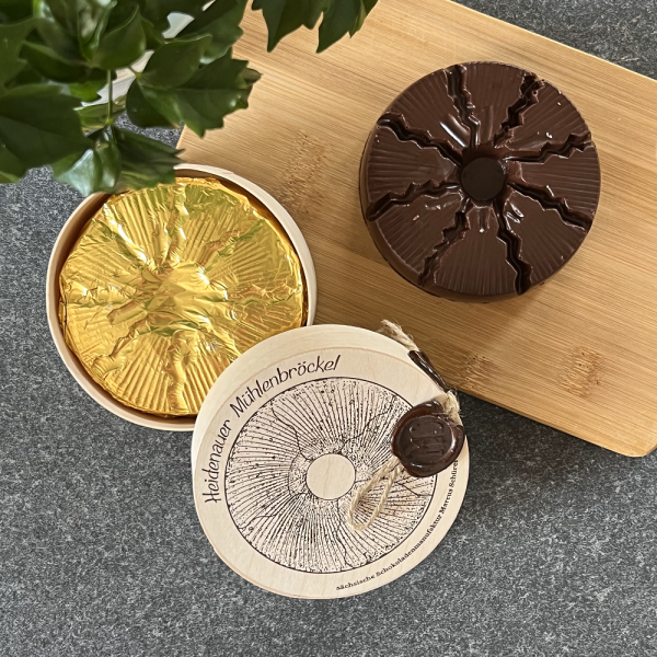 Heidenauer Mühlenbröckel - dunkle Schokolade mit Nußnougat gefüllt