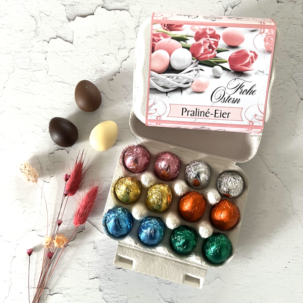 Bunt gefüllte Eierschachtel mit 12 Praliné-Eiern 150g