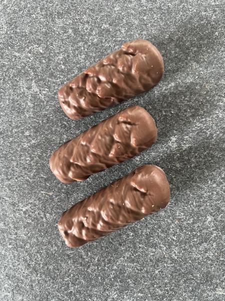Marzipan-Zapfen in Vollmilch-Schokolade