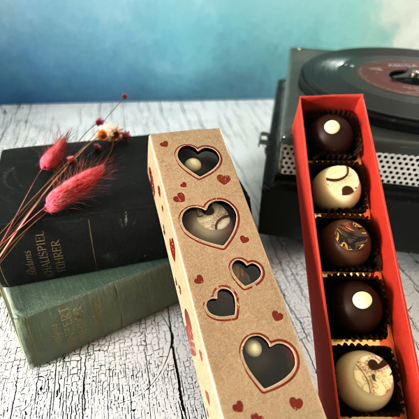 6er Trüffelstange rot "Herzkonfetti"